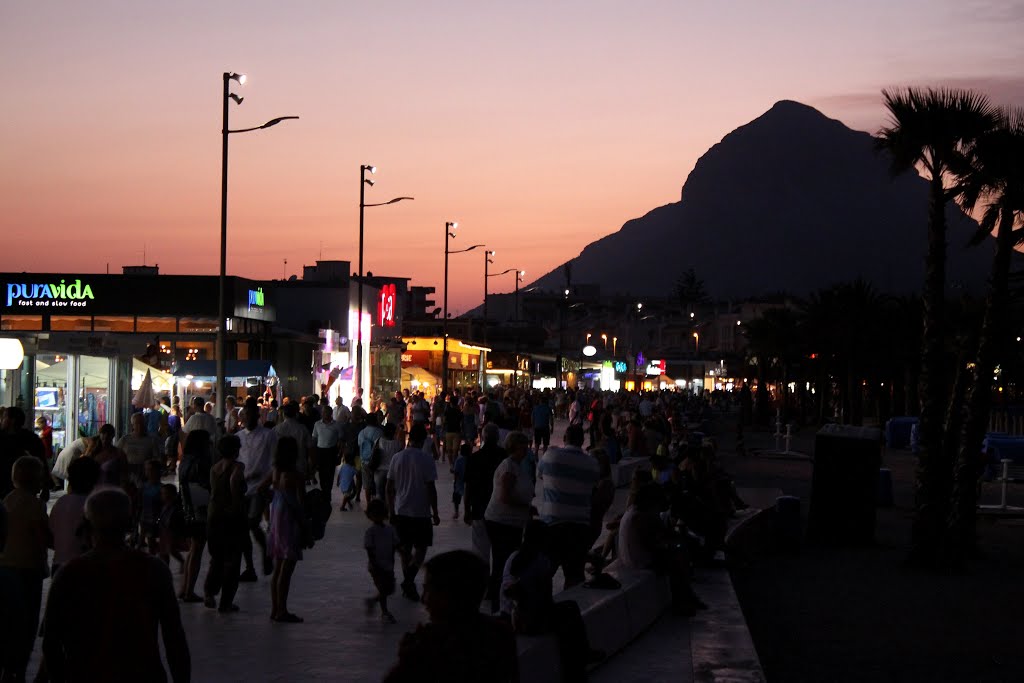 Sun setting behind el Montgó, seen from Arenal by Rens Bressers