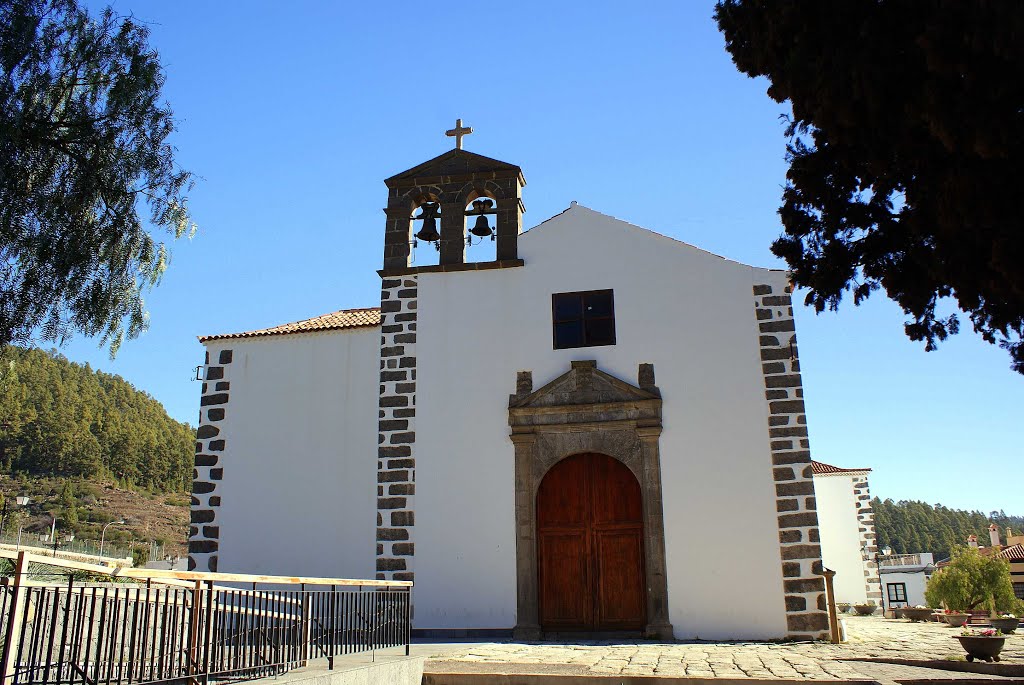 VILAFLOR - The church "St Pedro" (1) by Jean-Philippe Hebrar…