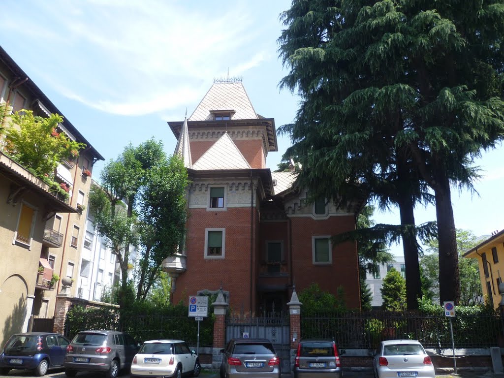 Legnano (MI) - Villa in corso Garibaldi by leochiodojeans