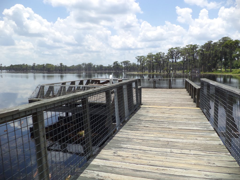 Banks Lake boardwalk/pier by mriveraz