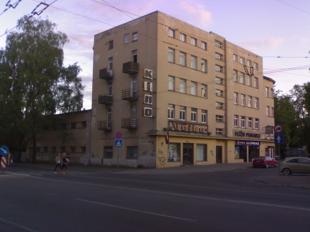 Former cinema "Teika" (June 2008) by cat99