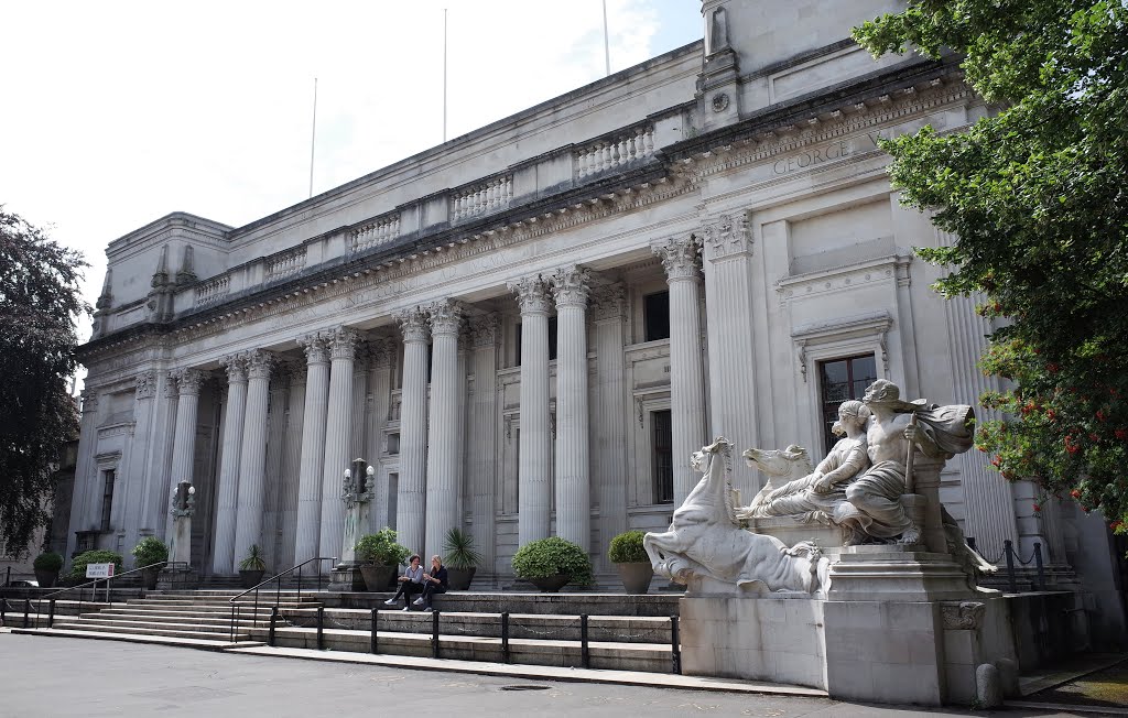 CARDIFF UNIVERSITY GLAMORGAN BUILDING by Alan McFaden