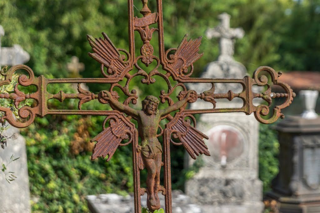 Cimetière de Saint-Hilaire by Jean Martinelle