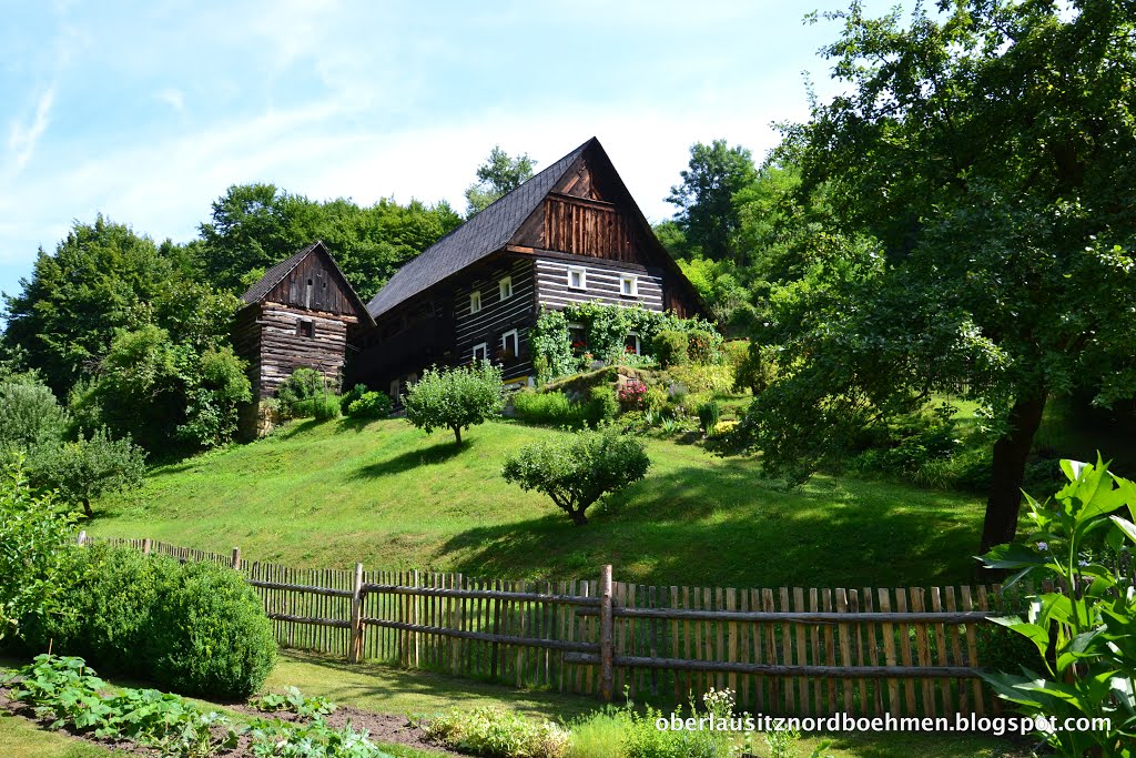 Umgebindehaus in Dolní Vidim by Robert Knothe