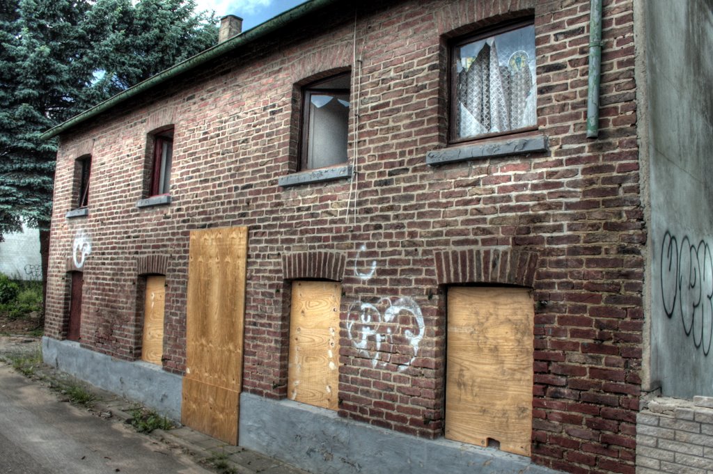 Holz, 41363 Jüchen, Germany by Ralf Es