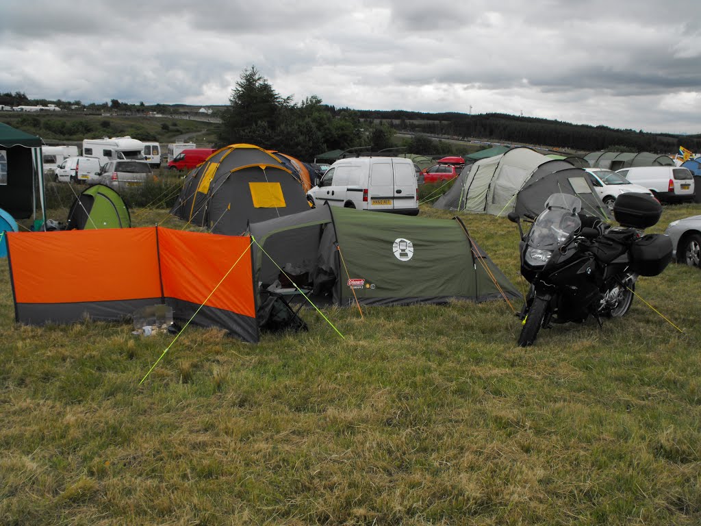 Knockhill race track camping 2014 by Petelu