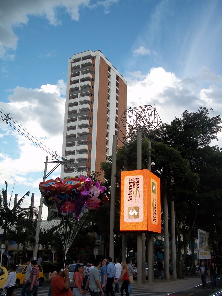 Sabaneta Antioquia - Parque Principal by Juan Ramirez