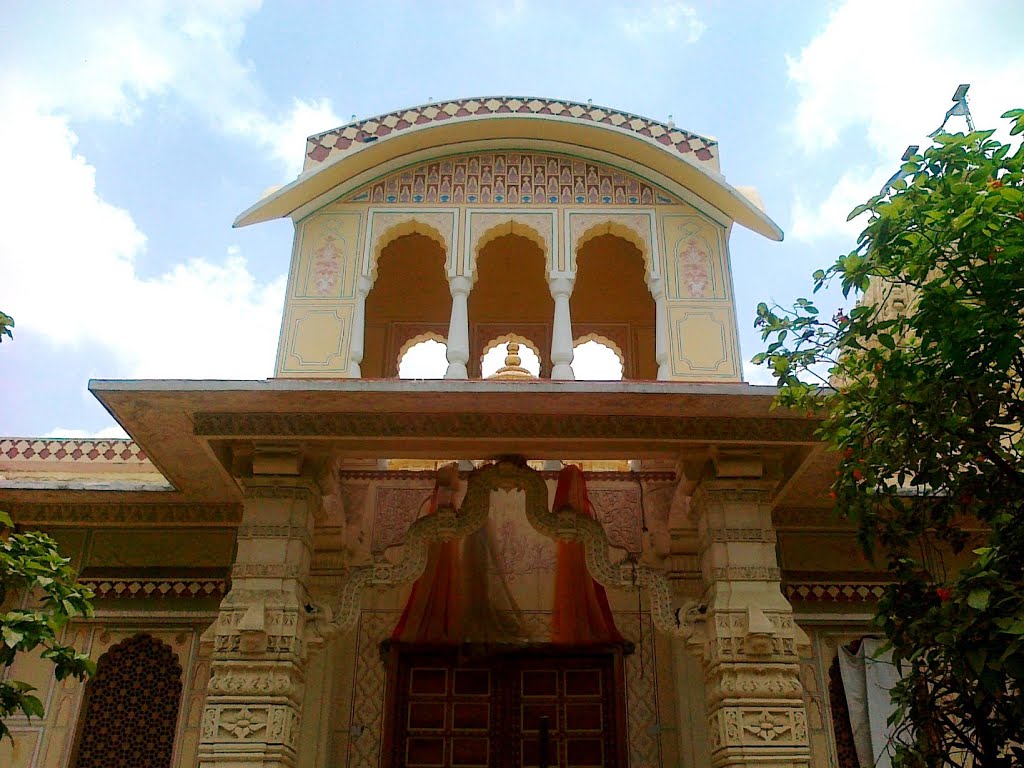 ISKCON Temple, Sarkhej - Gandhinagar Highway, Satellite Road, Satellite, Ahmedabad. by Brijesh Patel