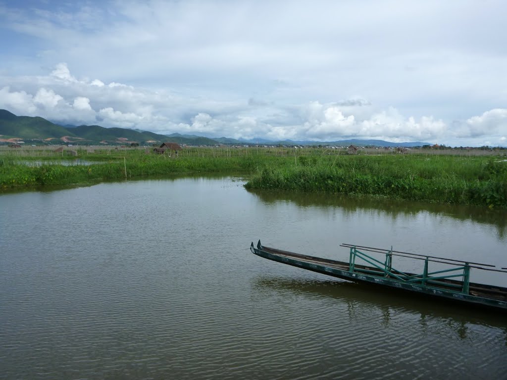 Inle Lake , ทะเลสาบอินเล by sarthit medhasith Su…