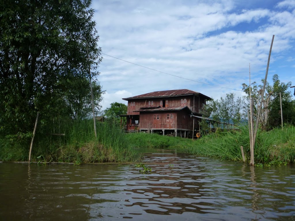 Inle Lake , ทะเลสาบอินเล by sarthit medhasith Su…