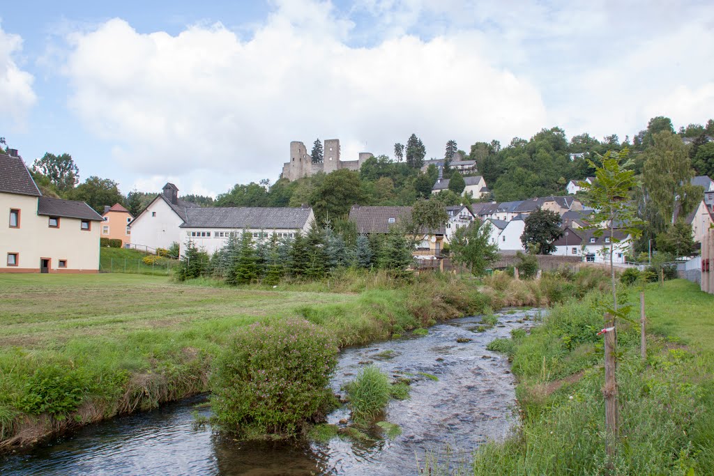 Burg Schönecken, Schönecken by Roger Geijsels