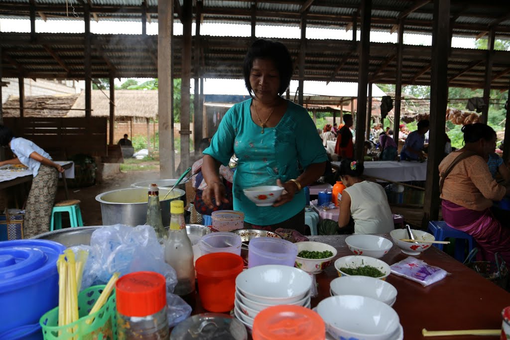 ตลาดชนเผ่าอินเต่ง Inn Thein Market by sarthit medhasith Su…