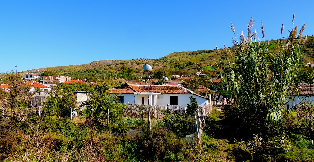 Shqipëria: Golem i Vogël ... by Giorgos Kiassas