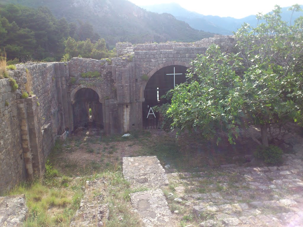 Sutomore, Montenegro by Ivan Aniv