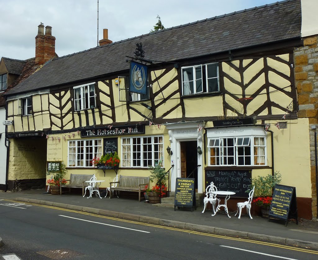 The Horseshoe Inn, Shipston-on-Stour. by freewheeliing