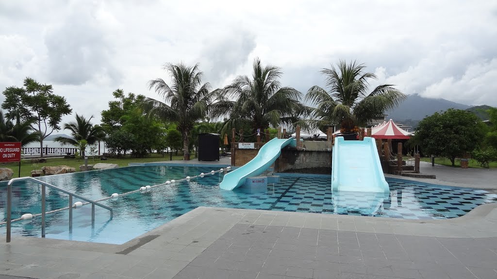 Swimming pool, De' Baron Resort [>] by Syed Shafqat Rabbi