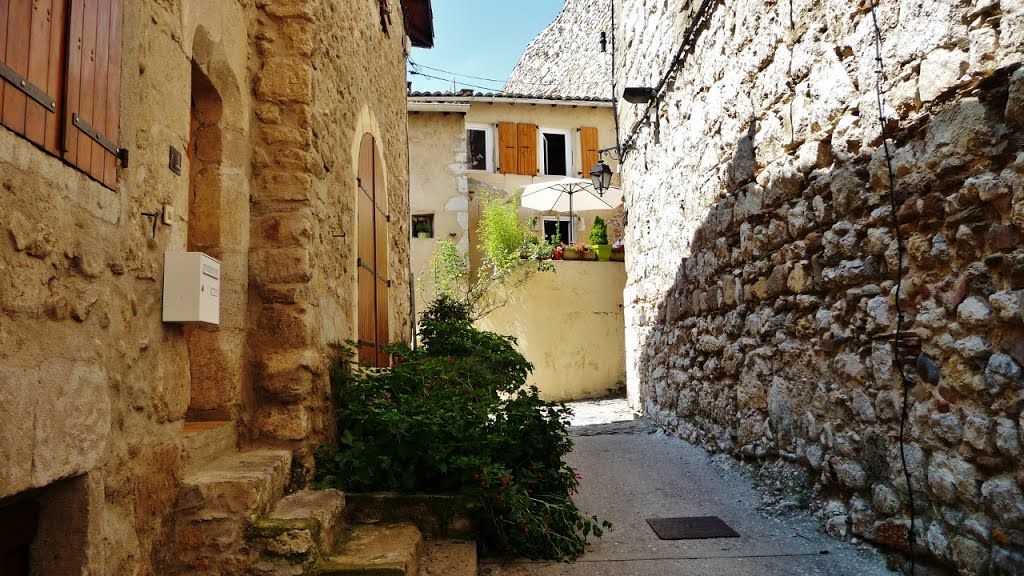 Ruelle à le Voulte by alxiskaff