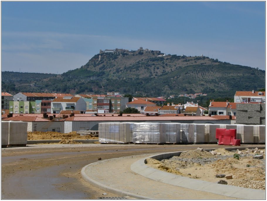 Vista para o Castelo de Palmela e Bairro de São Gabriel by André Barragon