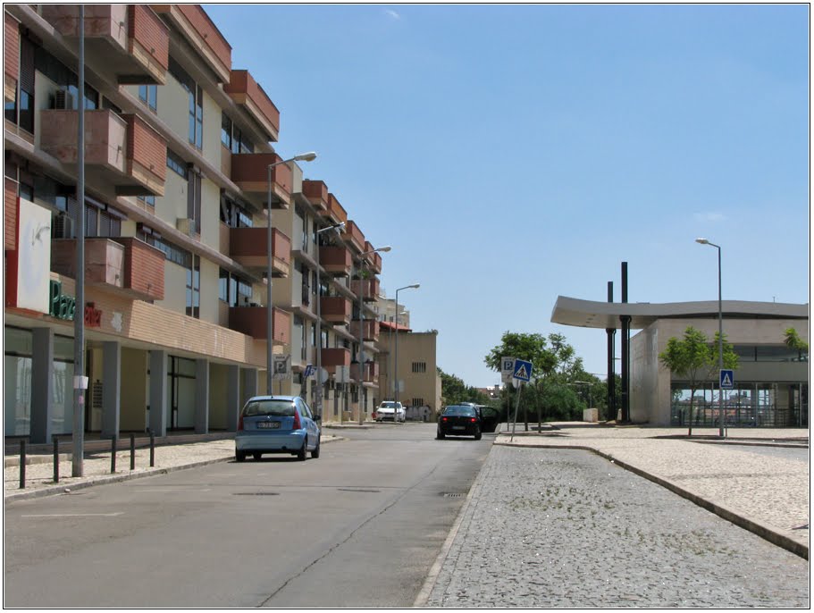 Rua dos Ferroviários by André Barragon