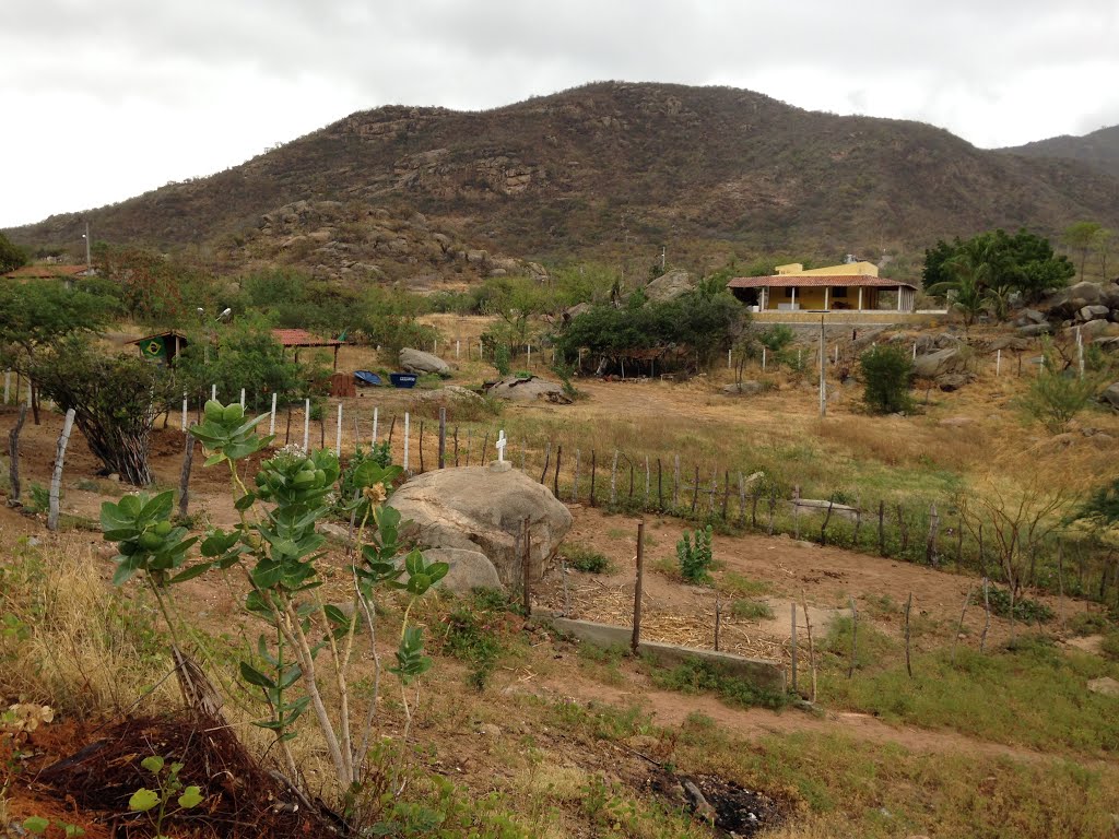 Pedra da cruz, Açude Gargalheira, Acari, RN, República Federativa do Brasil by Dedé de Zé Luca