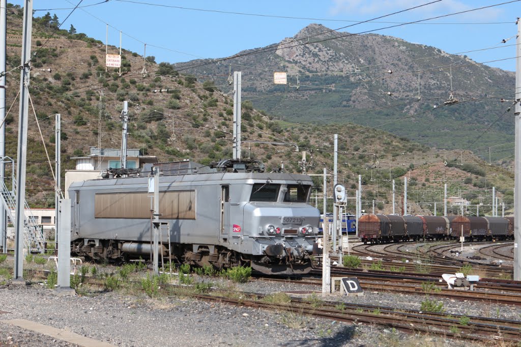 BB7213 EN GARE DE CERBERE by Adant Frederic