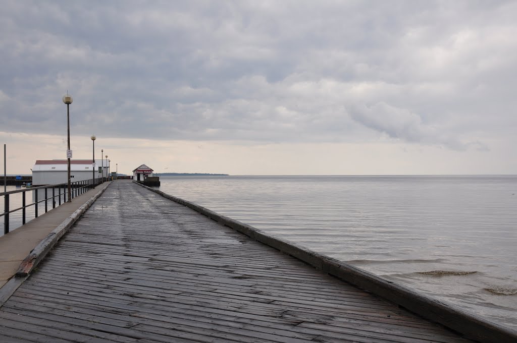 NORTH BAY - pier on a rainy day by stabins