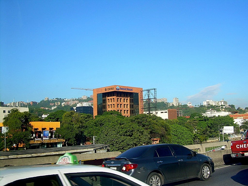 Autopista Francisco Fajardo Dirección Este a Oeste, Caracas - Venezuela by Edgar Alexander Tova…