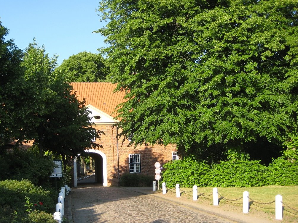 Entrance to the Preetz Monastery by Raúlgh