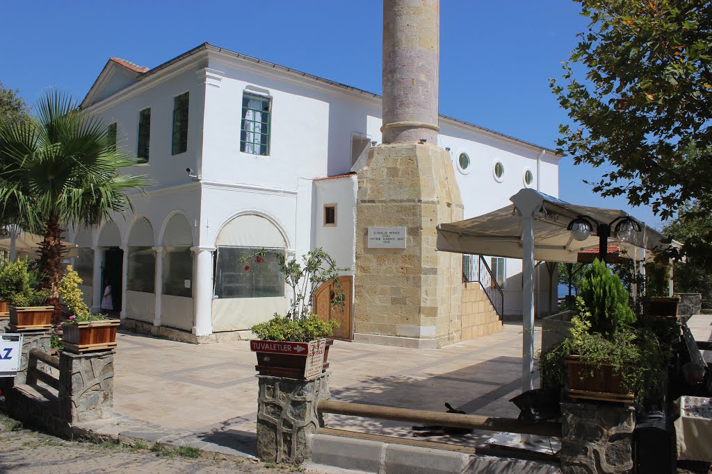 Edremit Altınoluk Köyü , Tarihi Altınoluk merkez camii by Erdoğan Orçin