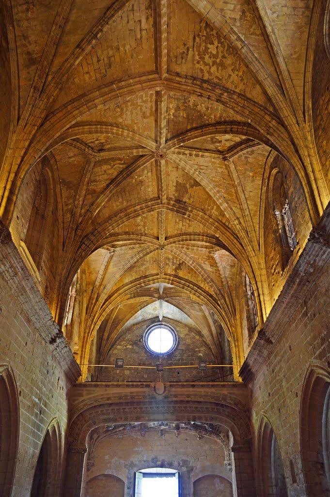 Vista de la Bóveda Central del Templo del Monasterio by Manuel López Gutiérr…