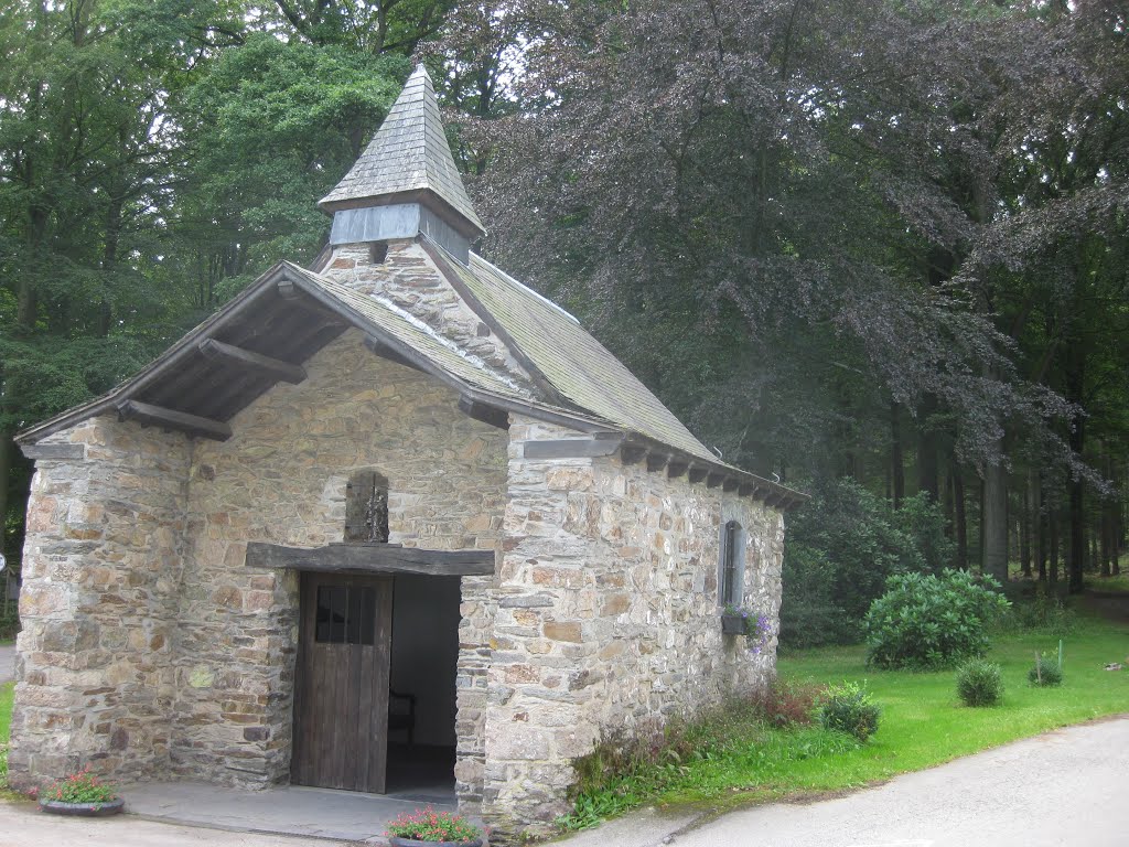 Chapelle de Farnières by Jan Matthieu