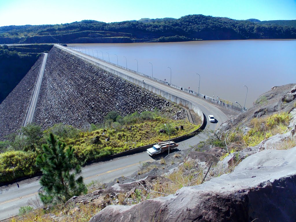 BARRAGEM DA USINA HIDRELÉTRICA DE CAMPOS NOVOS by Sidnei Recco