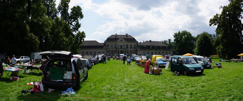 Flohmarkt vor Schloss Prötzel by eisenfred for peace