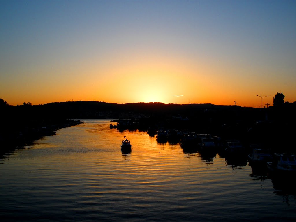 Sarıçay, Çanakkale, Turkey. by mhmtkc88