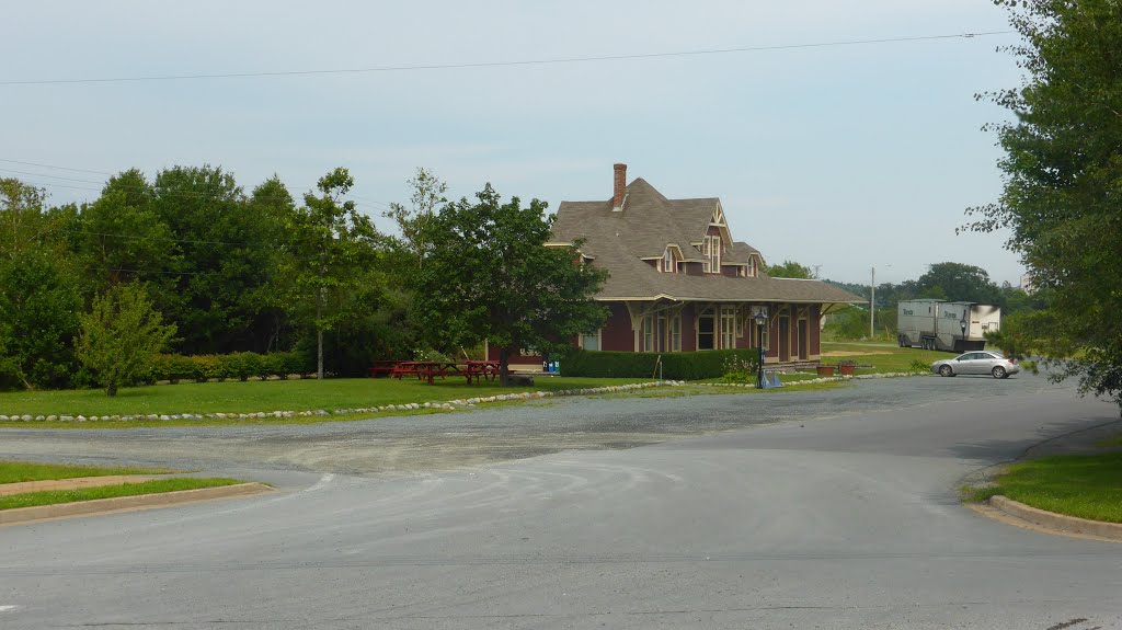 Nova Scotia, Liverpool, Former VIA Rail station building by kh21