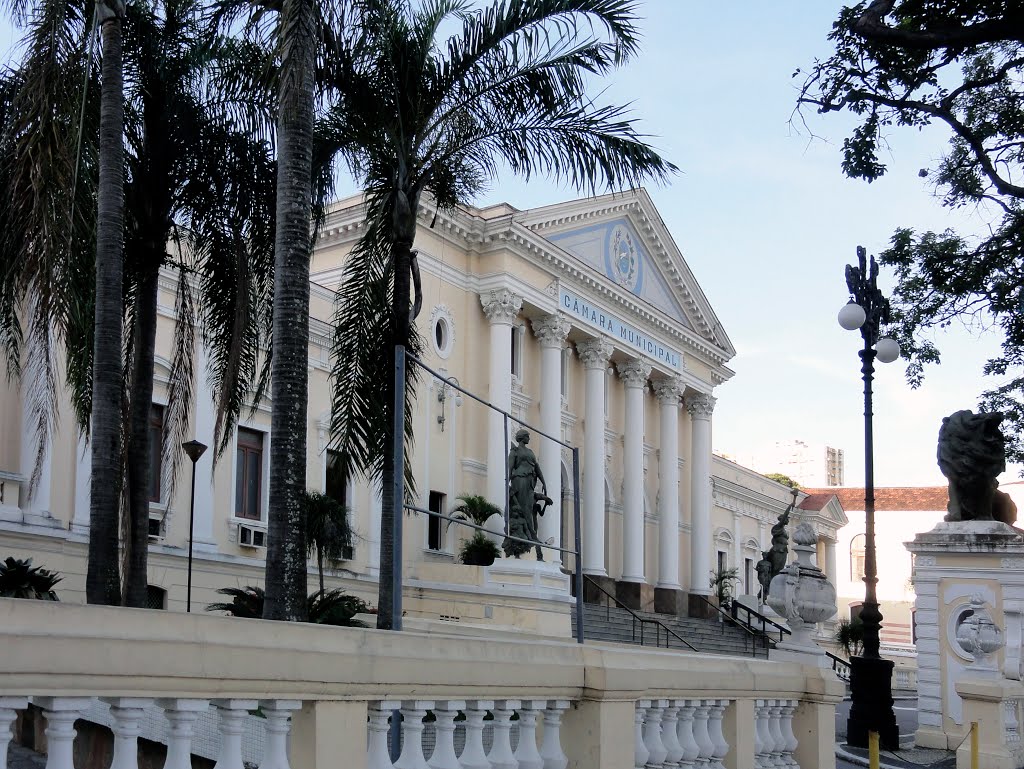 Camara Municipal, Niteroi, RJ by Efraim Omar Revelo