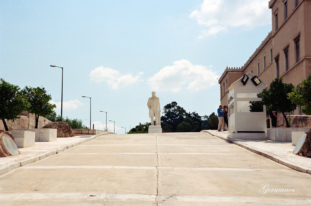 Statue by Thanasis Germanos