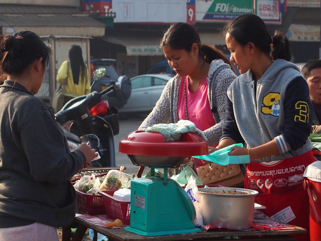 タラート・トンガンガム（トンガンガム市場） / Tarat Thongkhankham(Thongkhankham Market) by butch24h