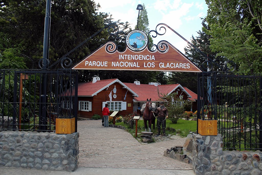 Sede do Parque Nacional Los Glaciares em El Calafate by Carlos A Machado