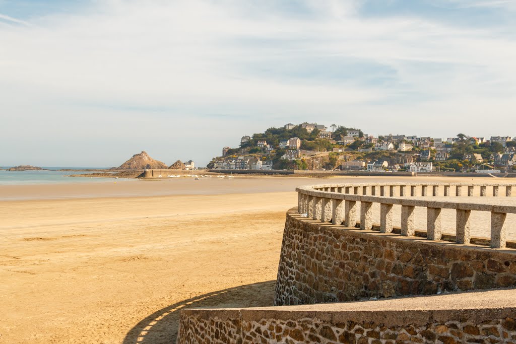 Plage du Val-André by Aurelien Ebel