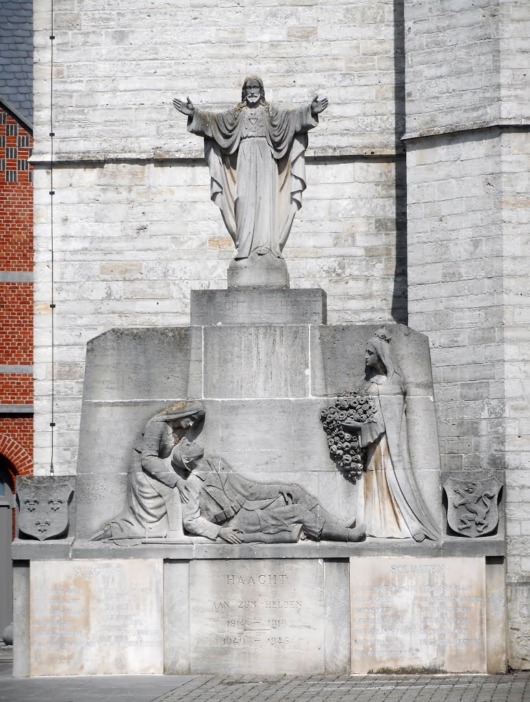 België, Haacht - Sint-Remigiuskerk - Augustus 2014 by Walter vervloet