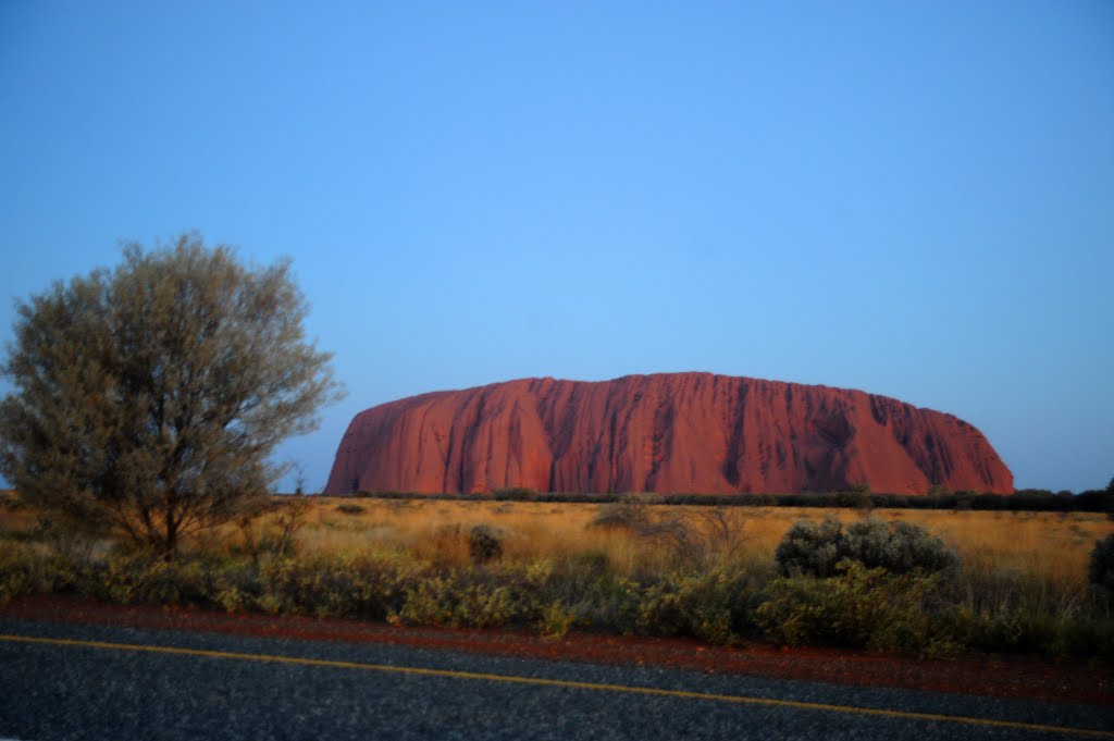 Uluru, Ayers Rocks by Dominique Salé