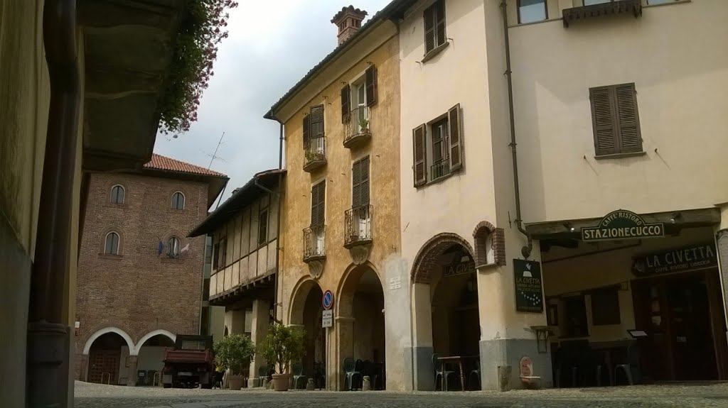 Rione Piazzo - presso piazza Mario Cucco by Andrea Ciocca