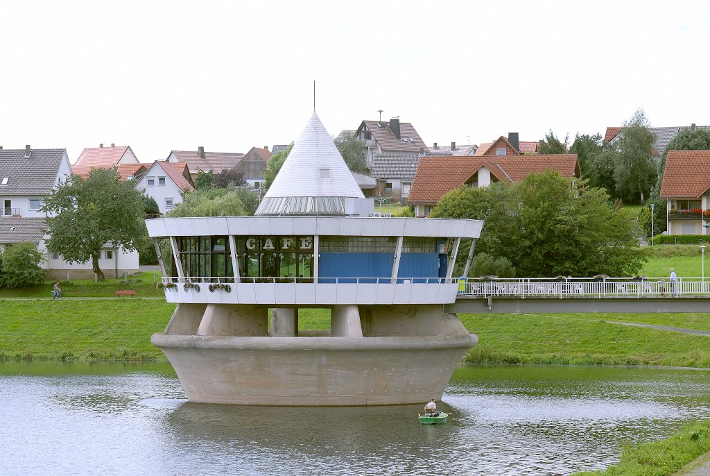 Der Mönch in der Twistetalsperre mit integriertem Cafe by Achim Lückemeyer