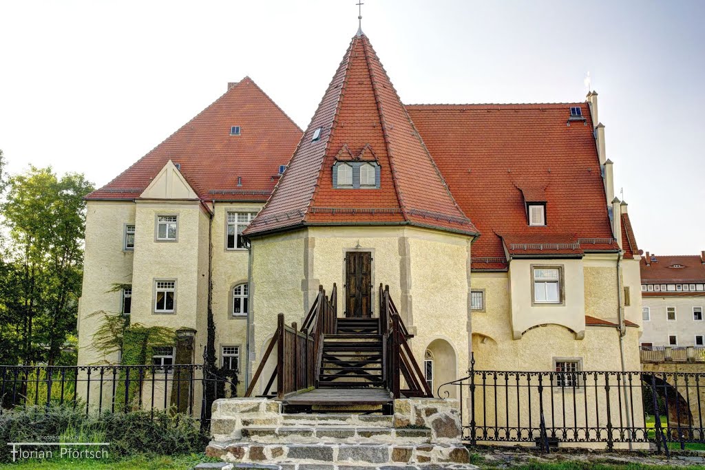 Holzweg zum Schloss HDR, Aug 2014 by Florian Pförtsch