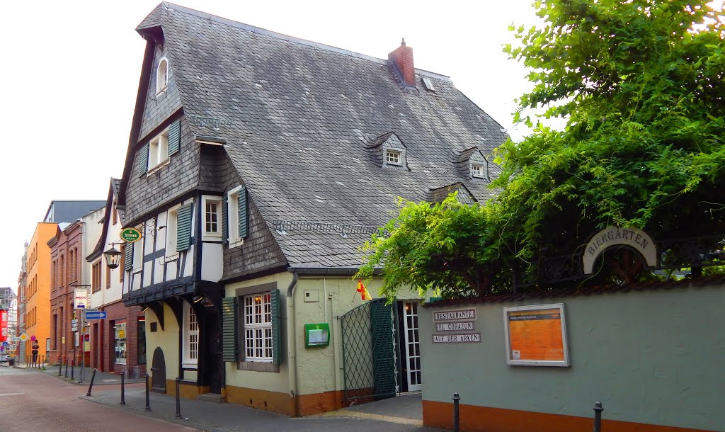 Siegburg / Germany: Das Haus "Auf der Arken" von ca. 1517. Abgelichtet im August 2014. Siegburg / Germany: The house "Auf der Arken" from about 1517. Photographed in August 2014 by Armin U. P. (Earth V…