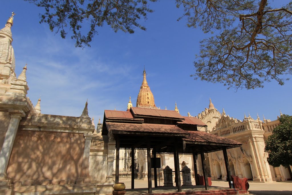 เจดีย์อนันดา , Ananda Pagoda by sarthit medhasith Su…