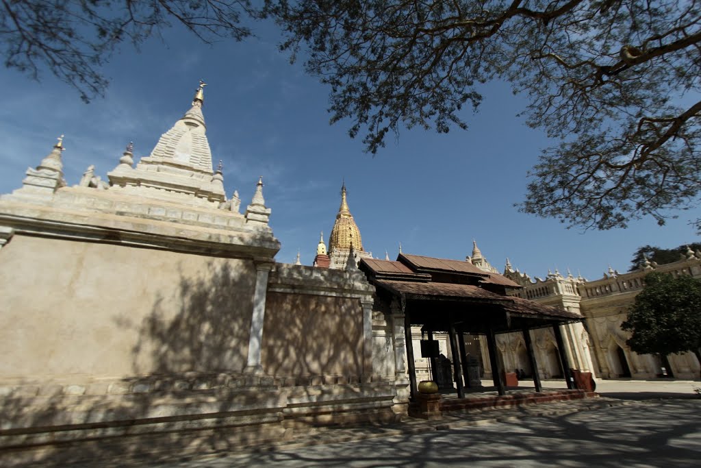 เจดีย์อนันดา , Ananda Pagoda by sarthit medhasith Su…