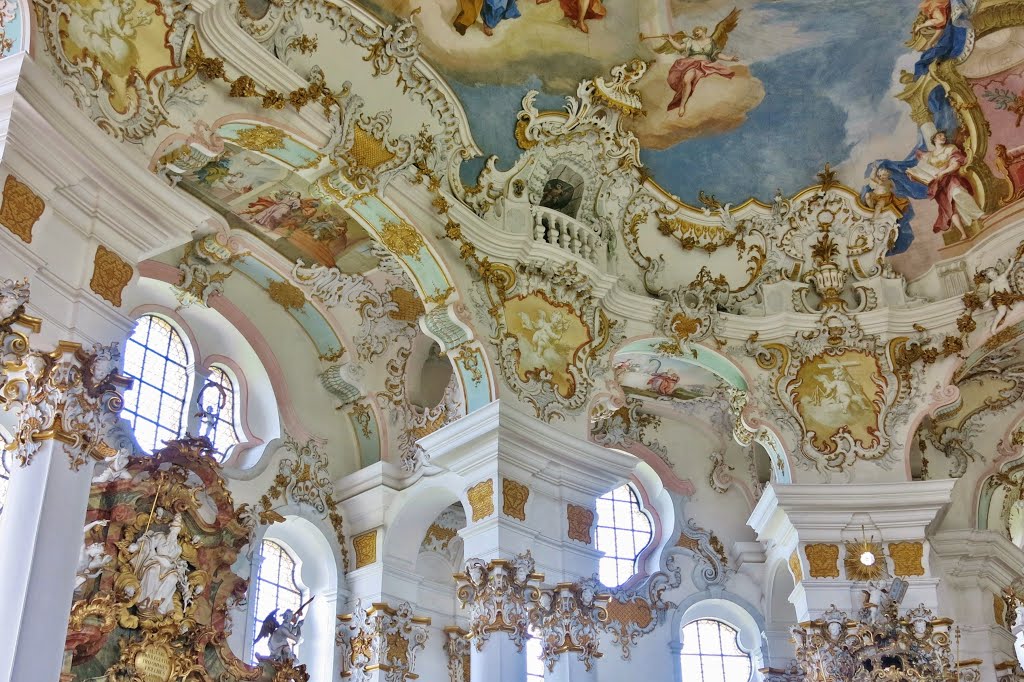 Wallfahrtskirche 'Die Wies', Dominikus Zimmermann 1746-54, Musikbalkon in Gewölbezone mit reichem Stuckzierat, fantastischer Übergang zu illusionistischer Deckenmalerei, Johann Baptist Zimmermann by Günther Bogensberger