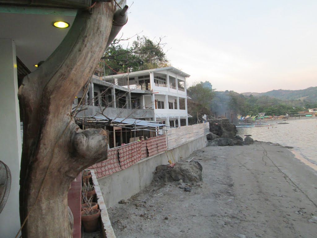 Subic Bay back of Sheavens by Geoff S